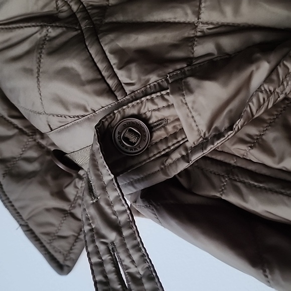 Burberry London Oversized Quilted Rain Jacket - Picture 16 of 16